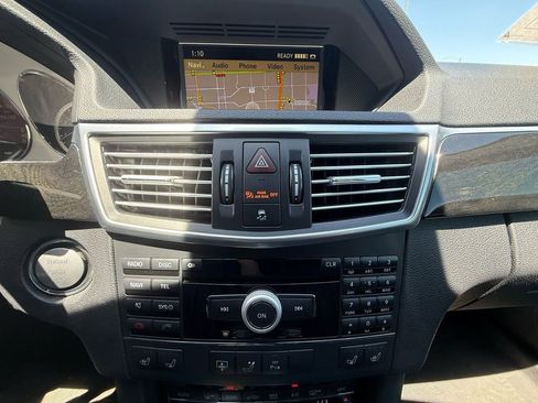 Used 2010 Mercedes-Benz E 550 4MATIC Sedan image 16