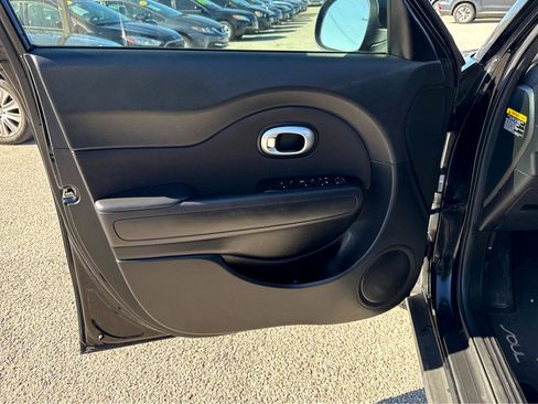 Used 2016 Kia Soul image 10