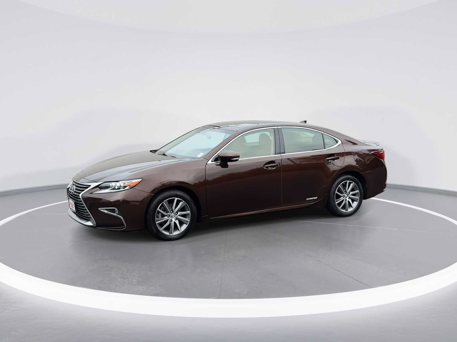 Used 2016 Lexus ES 300h w/ Luxury Package w/Wood Trim FWD image 4