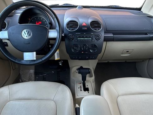 Used 2009 Volkswagen Beetle S image 31