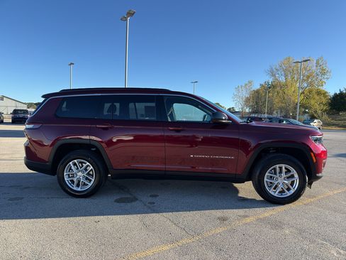 New 2025 Jeep Grand Cherokee L Laredo w/ Luxury Tech Group I image 4