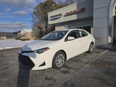 Used 2018 Toyota Corolla LE image 7