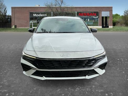 Used 2024 Hyundai Elantra Limited FWD image 6