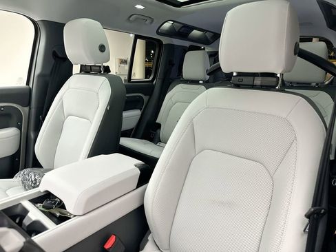 New 2026 Land Rover Defender 110 X-Dynamic SE AWD/4WD image 18