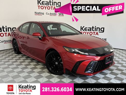 Used 2025 Toyota Camry SE FWD image 2