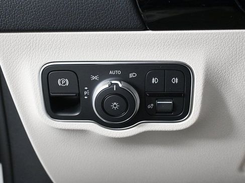 New 2026 Mercedes-Benz GLA 250 GLA 250 image 9