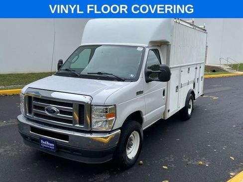 Certified 2022 Ford E-350 and Econoline 350 Super Duty w/ Power Windows & Locks Group image 4