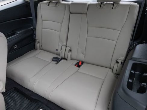 Used 2022 Honda Pilot Touring image 18