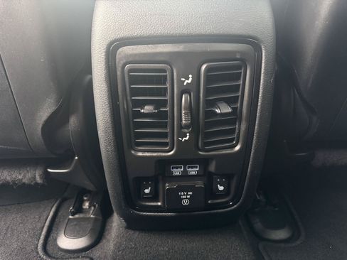 Used 2024 Dodge Durango GT AWD/4WD image 34