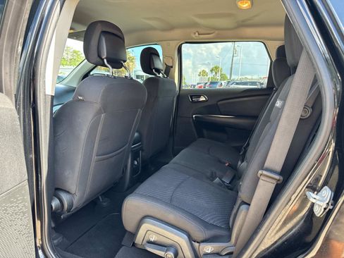Used 2018 Dodge Journey SE FWD image 15