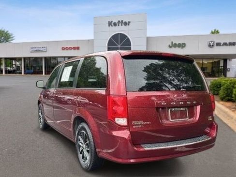 Used 2019 Dodge Grand Caravan GT FWD image 3