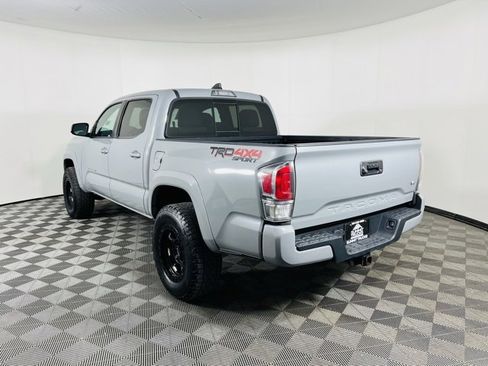 Used 2021 Toyota Tacoma TRD Sport image 3