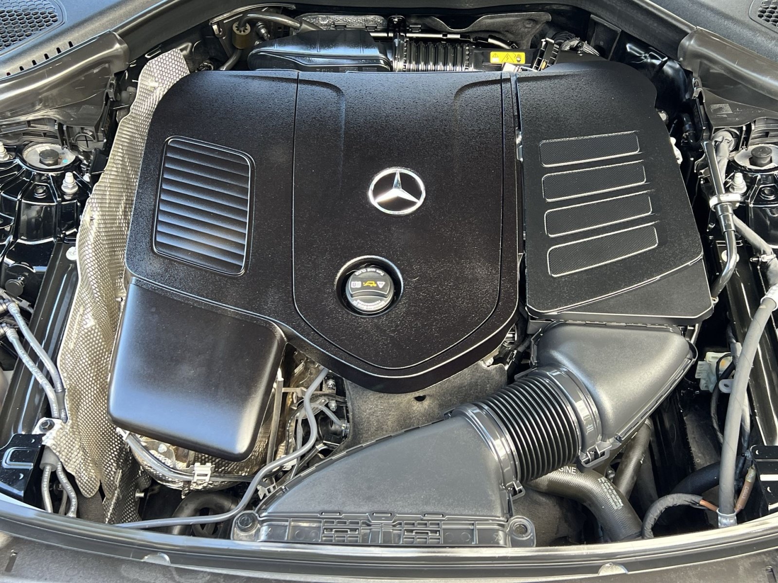 Used 2024 Mercedes-Benz GLC 300 4MATIC image 34