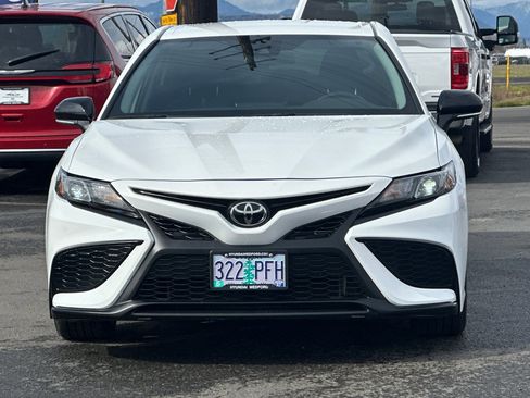 Used 2023 Toyota Camry SE image 9