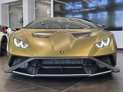 Used 2023 Lamborghini Huracan STO image 7
