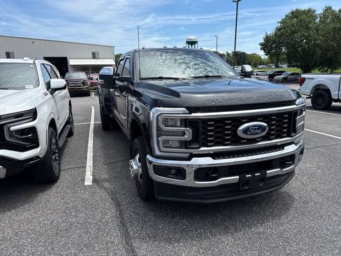 Used 2025 Ford F350 Lariat w/ Chrome Package AWD/4WD image 3