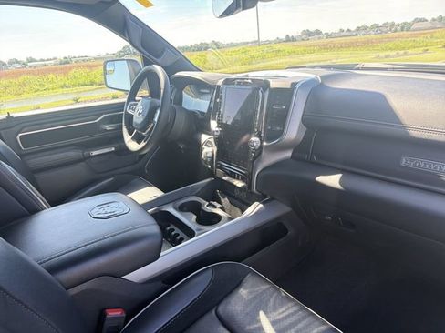 Used 2025 RAM 1500 Laramie AWD/4WD image 15