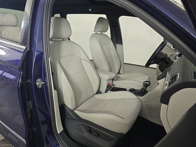 Used 2023 Volkswagen Tiguan SEL R-Line AWD/4WD image 30