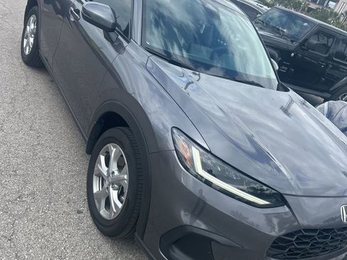 Used 2025 Honda HR-V LX image 3