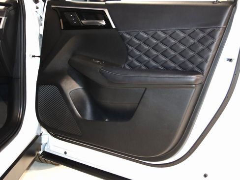 Used 2023 Mitsubishi Outlander SEL image 58