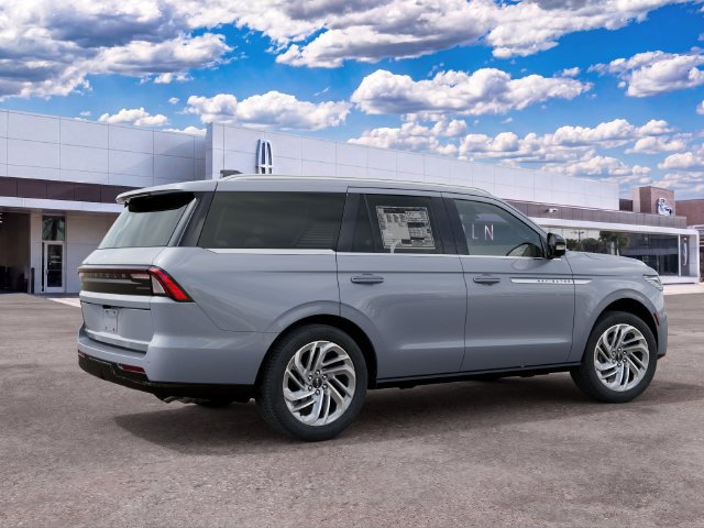 New 2027 Lincoln Navigator Reserve AWD/4WD image 6