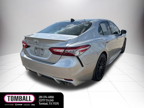 Used 2019 Toyota Camry XSE FWD image 4