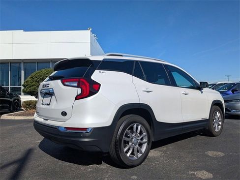Used 2023 GMC Terrain SLT image 4