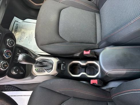 Used 2016 Jeep Renegade 75th Anniversary AWD/4WD image 27