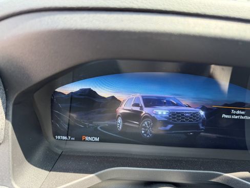 Used 2025 Ford Explorer ST AWD/4WD image 7
