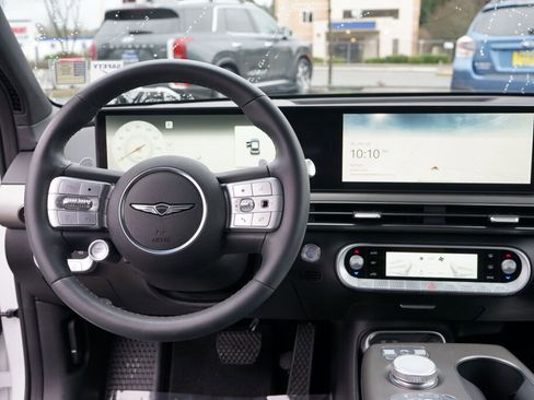 Used 2024 Genesis GV60 RWD image 19