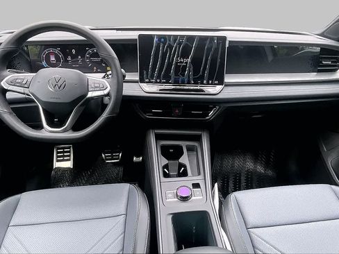 New 2026 Volkswagen Tiguan SE R-Line FWD image 5