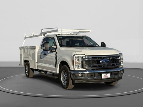 New 2026 Ford F350 XL w/ XL Chrome Package image 4