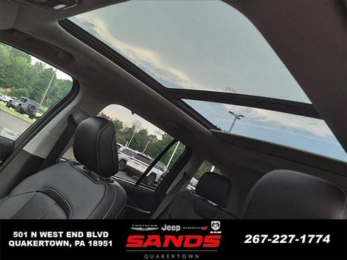 New 2023 Jeep Grand Cherokee 4WD 4xe w/ Luxury Tech Group II image 11
