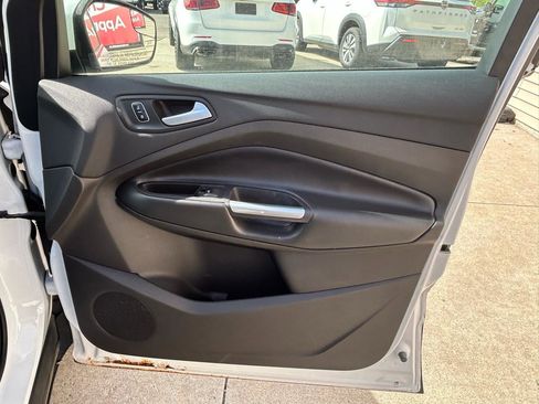 Used 2017 Ford Escape SE FWD image 16