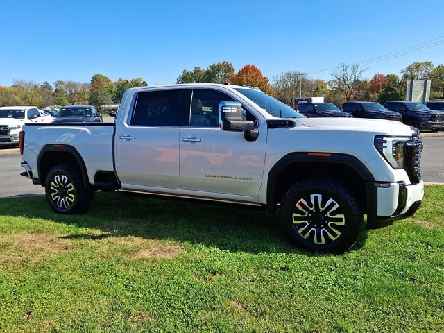 Used 2025 GMC Sierra 3500 Denali Ultimate AWD/4WD image 9