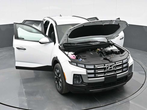 Used 2025 Hyundai Santa Cruz SEL AWD/4WD image 39