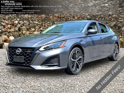 Used 2023 Nissan Altima 2.5 SR FWD image 1