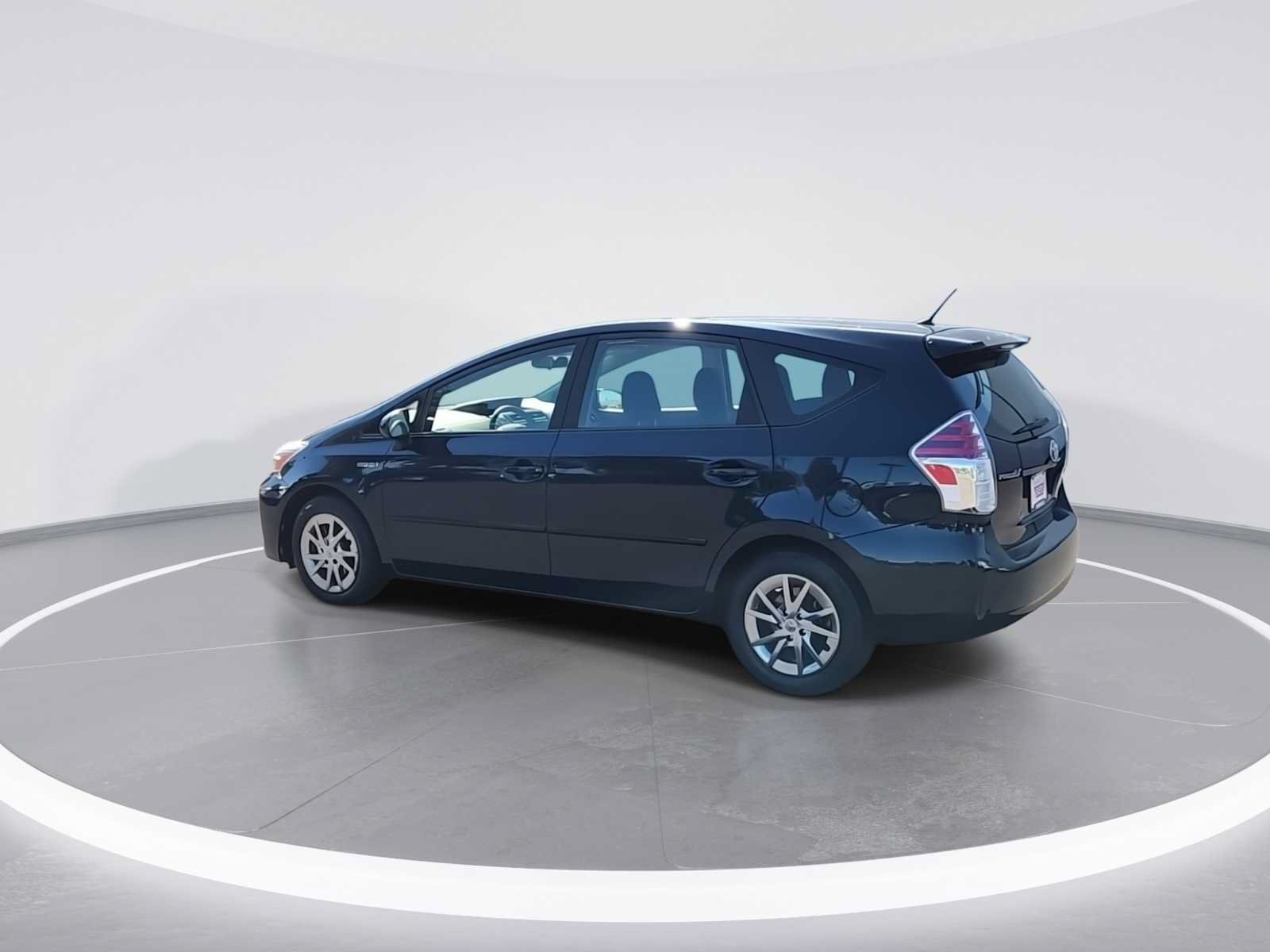 Certified 2017 Toyota Prius V Two FWD image 6