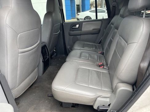 Used 2004 Ford Expedition XLT image 7