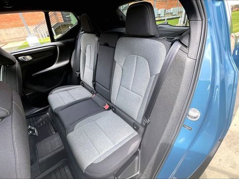 Used 2024 Volvo XC40 B5 Core AWD/4WD image 34