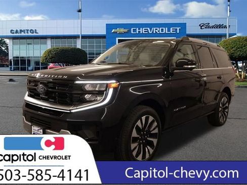 Used 2025 Ford Expedition Platinum w/ Driver's Package AWD/4WD image 7