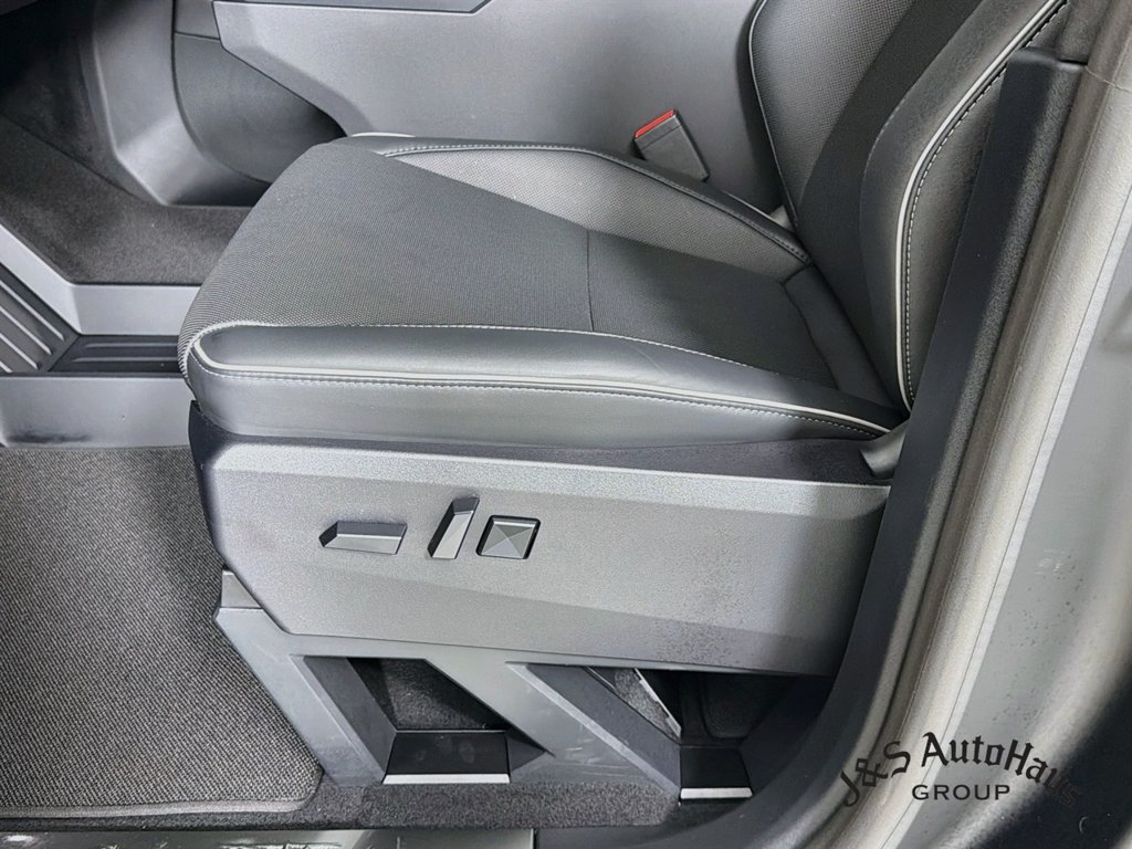 Used 2026 Tesla Cybertruck AWD Crew Cab image 25