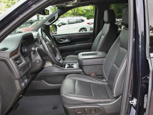 Used 2023 Chevrolet Suburban Premier AWD/4WD image 19