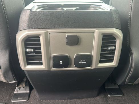 Used 2020 Ford F150 Lariat image 15