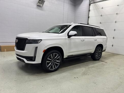 Used 2021 Cadillac Escalade Sport Platinum w/ Heavy-Duty Trailer Package AWD/4WD image 8