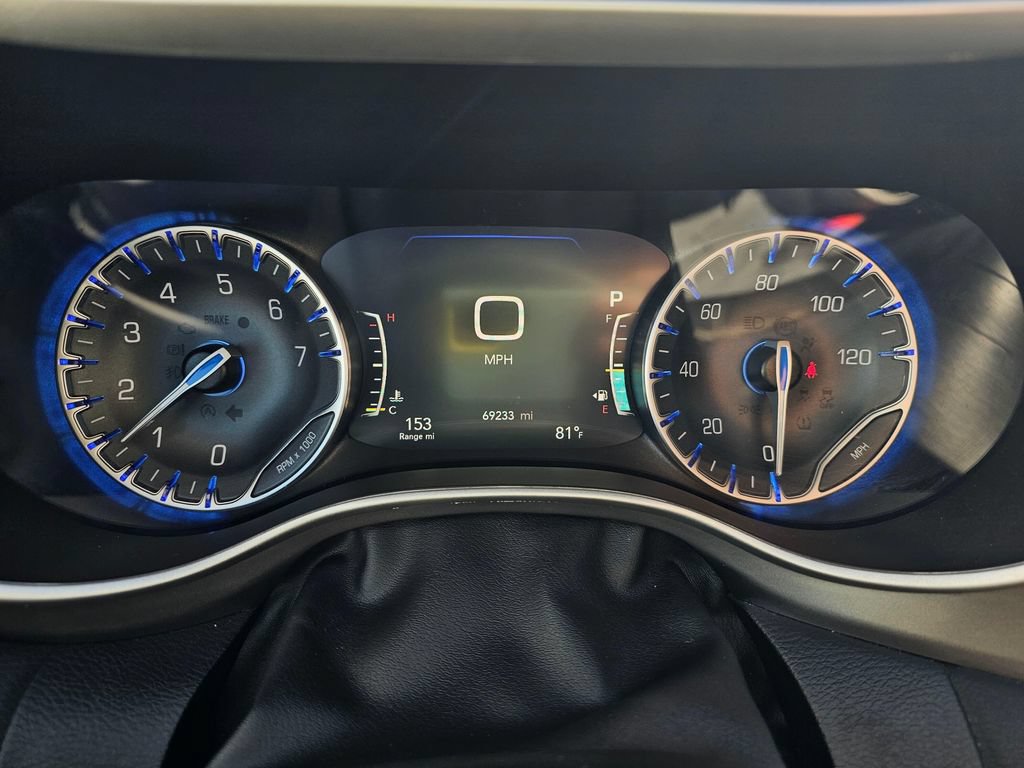 Used 2024 Chrysler Pacifica Touring-L FWD image 28