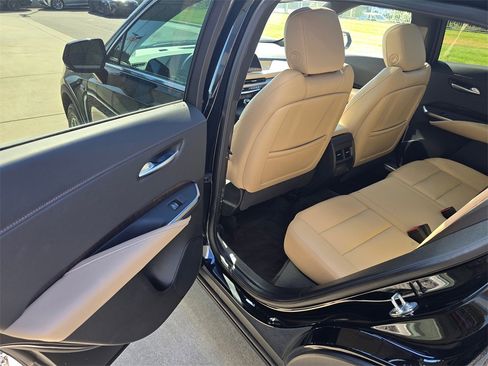 Certified 2025 Cadillac XT4 Premium Luxury image 15