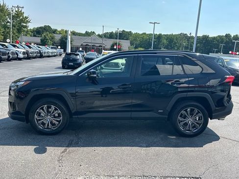 Used 2023 Toyota RAV4 XLE Premium AWD/4WD image 6