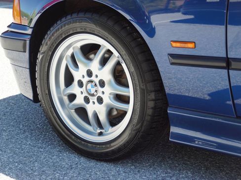 Used 1997 BMW 328i Sedan RWD image 16