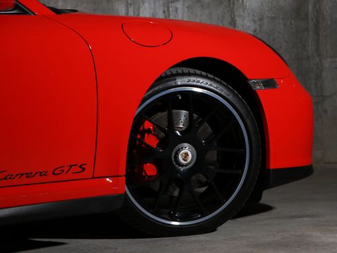 Used 2012 Porsche 911 Carrera GTS RWD image 9